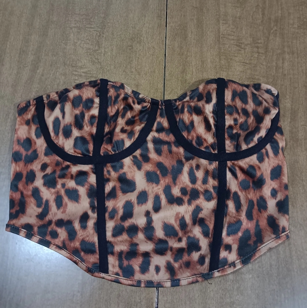Leopard print top